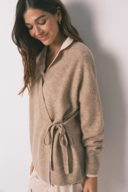 Однотонний кардиган з трикотажної тканини