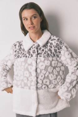 Короткий халат із штучної овчини з триколірним анімалістичним принтом