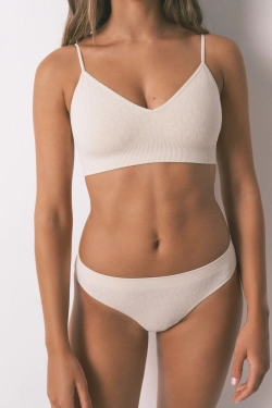 Бесшовные трусы-стринги с анималистичным принтом