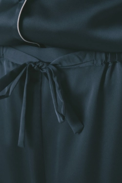 Длинная синяя атласная пижама