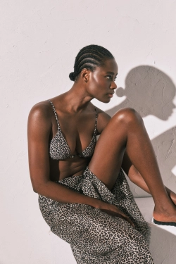 Трикутний топ бікіні з анімалістичним принтом