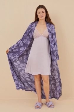 Длинный атласный халат с цветочным принтом