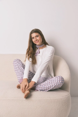 Просторная футболка с длинным рукавом