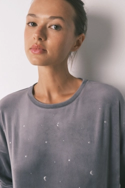 Сіра велюрова піжама з місяцем та зірками