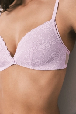 Charming Бузковий трикутний бюстгальтер із мережива