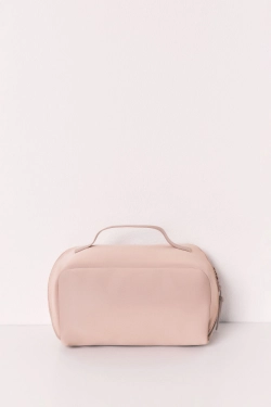 Коричнева середня косметичка з гумовим покриттям