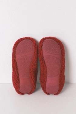 Червоні домашні капці