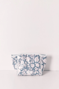 Косметичка середня синя з квітковим принтом