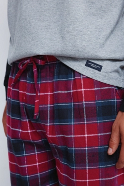 Довга піжама з штанами в клітинку