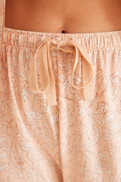 Класична піжама з бавовни помаранчевого кольору з квітковим принтом