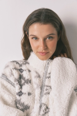 Длинная пижама из искусственной овчины и флиса с принтом