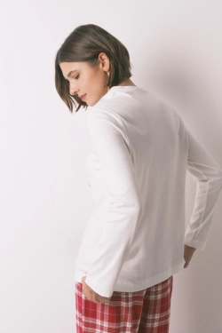 Белая хлопковая футболка с длинными рукавами и рождественским принтом