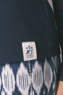 Футболка з довгим рукавом