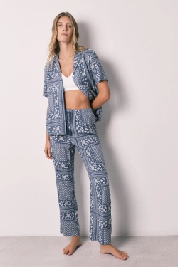 Длинная пижама рубашечного кроя с коротким рукавом и принтом