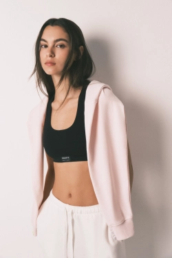 Черный спортивный бесшовный бюстгальтер