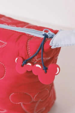 Красная косметичка с Микки Маусом