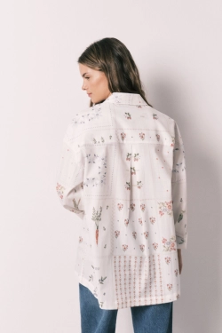 Рубашка с длинными рукавами и цветочным принтом