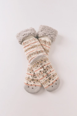 Носки длинные пушистые с узором Snoopy