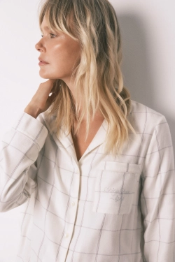 Белая фланелевая пижама в клетку