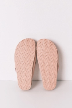 Рожеві капці-сабо з хутром