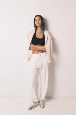 Черный спортивный бесшовный бюстгальтер