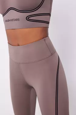 Блестящие эластичные леггинсы 4D