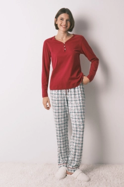 Красная футболка с длинными рукавами из 100% хлопка