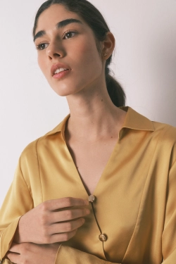 Довга піжама-сорочка з сатину гірчичного кольору