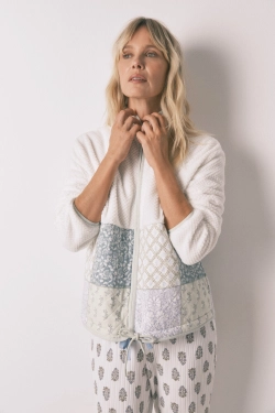 Короткий халат из овчины в стиле пэчворк