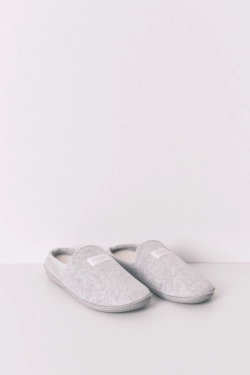 Сірі велюрові капці