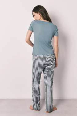 Зелена піжама з принтом у смужку