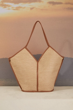 Пляжная сумка натурального цвета с контрастными деталями