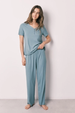 Зеленая пижама с коротким рукавом