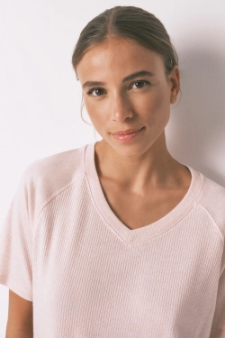 Розовая пижама из фактурного трикотажа в рубчик