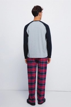Довга піжама з штанами в клітинку