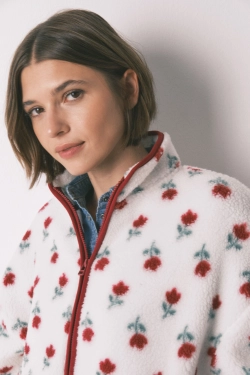 Білий халат із квітковим принтом зі штучної овчини