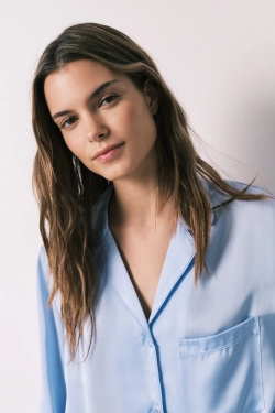 Длинная атласная пижама рубашечного кроя