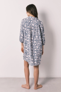 Нічна сорочка віскозна з квітковим принтом рожева