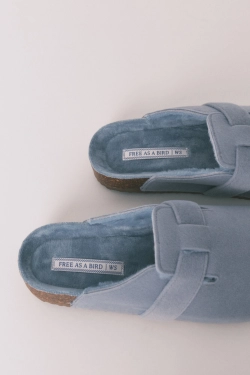 Домашние тапочки-сабо синего цвета