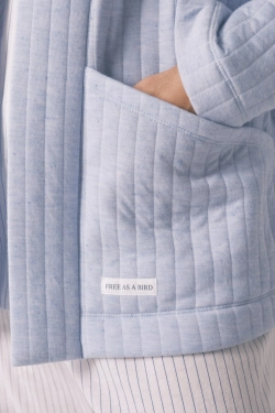 Короткий стёганый халат синего цвета