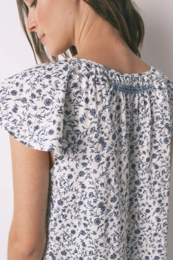 Коротка нічна сорочка з квітковим принтом