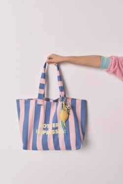 Полосатая сумка-тоут в голубых тонах