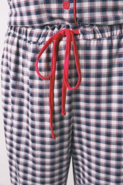 Довга класична піжама з м'якого трикотажу в клітинку