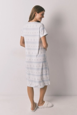 Ночная сорочка миди с новогодним принтом