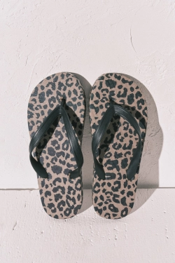 Широкі сандалі з анімалістичним принтом