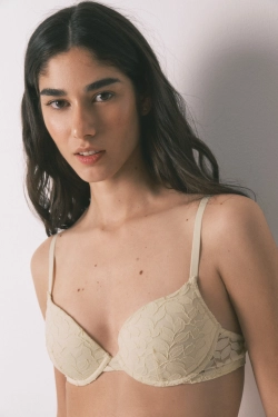 BEAUTIFUL Класичний бюстгальтер з наповнювачем і бежевим мереживом