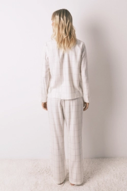 Белая фланелевая пижама в клетку