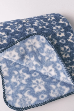 Синий плед из флиса