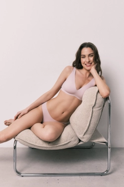 Розовый гладкий топ-халтер из микрофибры clean cut