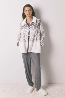 Короткий халат із штучної овчини з триколірним анімалістичним принтом